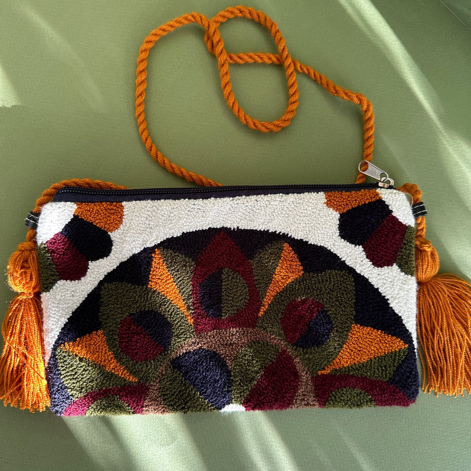 Wayuu Malaga Clutch with Handle - Tierra Guajira